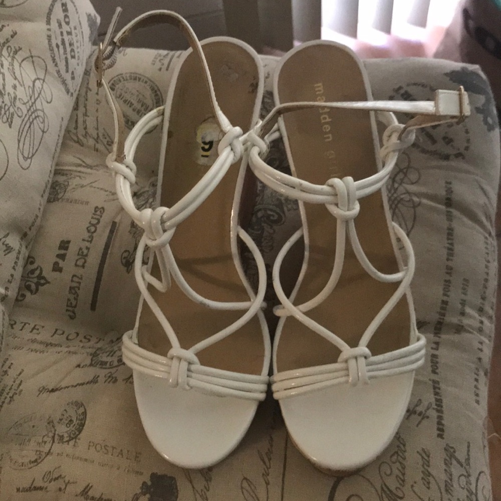 White Wedges